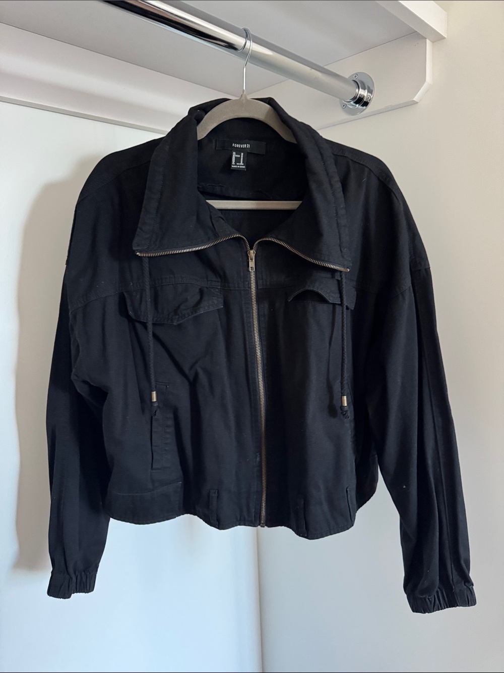 Forever 21 Black Cropped Zip-Up Bomber Jacket